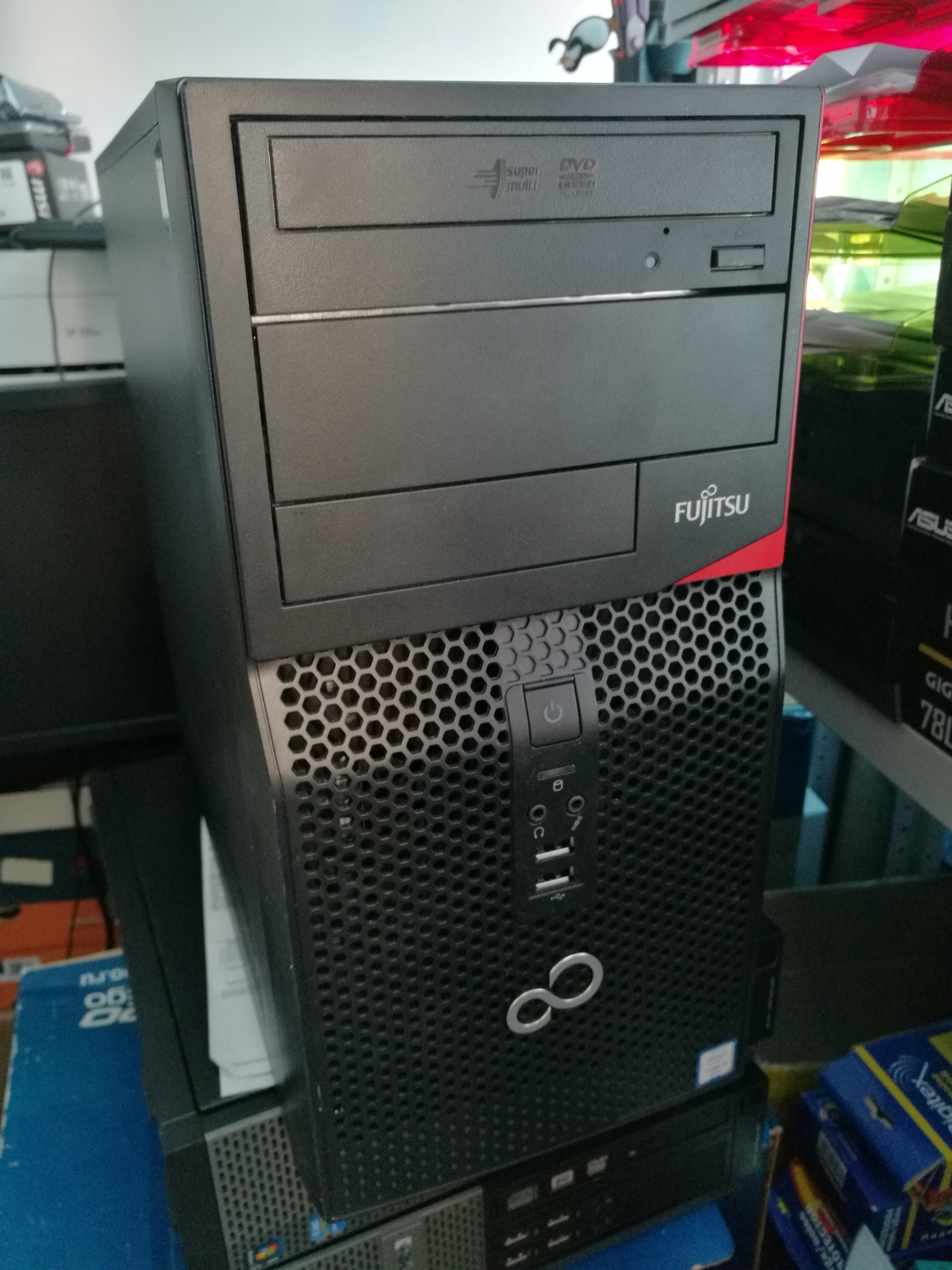 Fujitsu Esprimo (гар.6 мес) Германия Fujitsu Esprimo (гар.6 мес) Германия